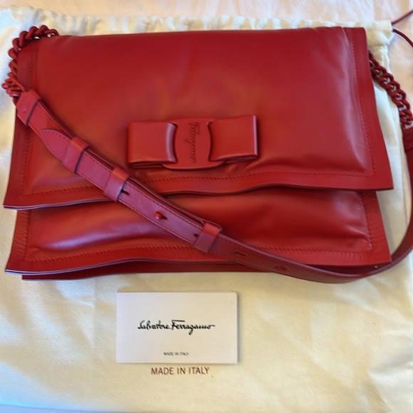 NWT SALVATORE FERRAGAMO VIVA BOW CALFSKIN LEATHER BAG. - Picture 5 of 11